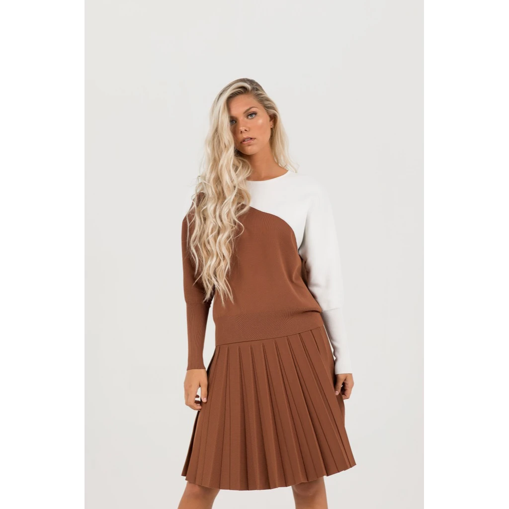 ALEEZA PARIS Pleated Wonder Skirt