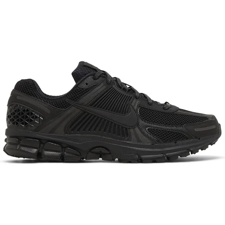 Wise Sneakers Nike Zoom Vomero 5 Triple Black (2023)