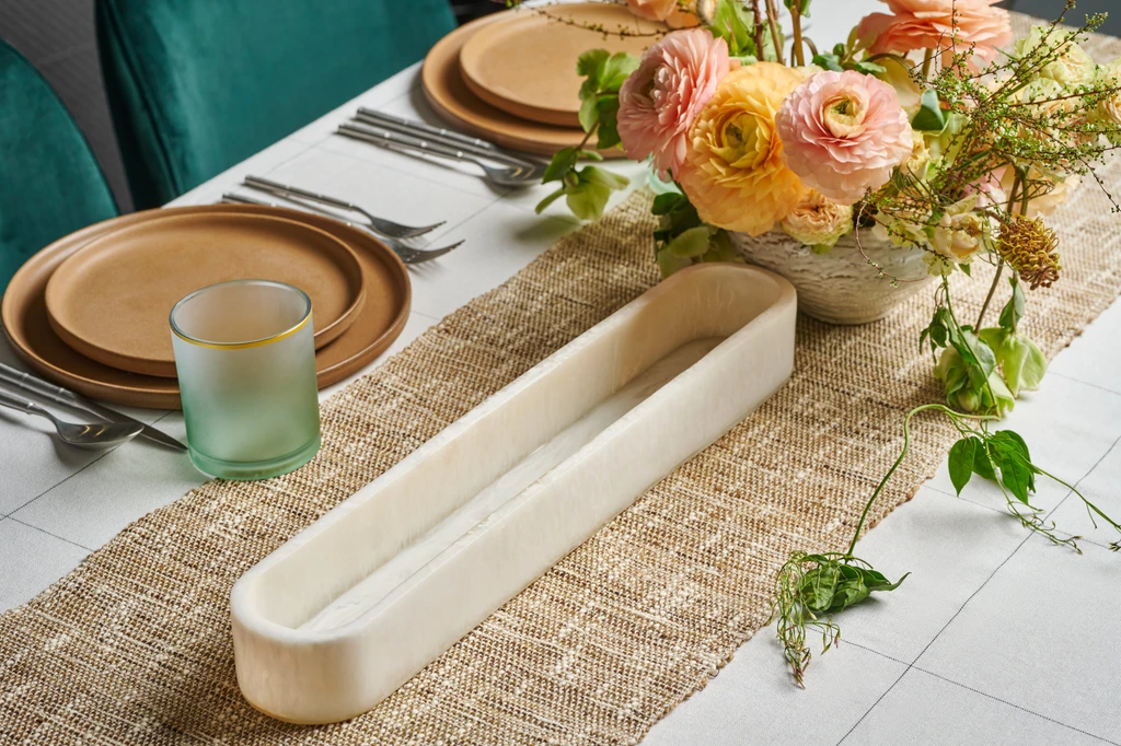 Lainy Home Skinny Resin Platter