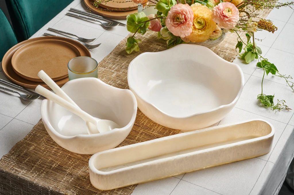 Lainy Home Skinny Resin Platter