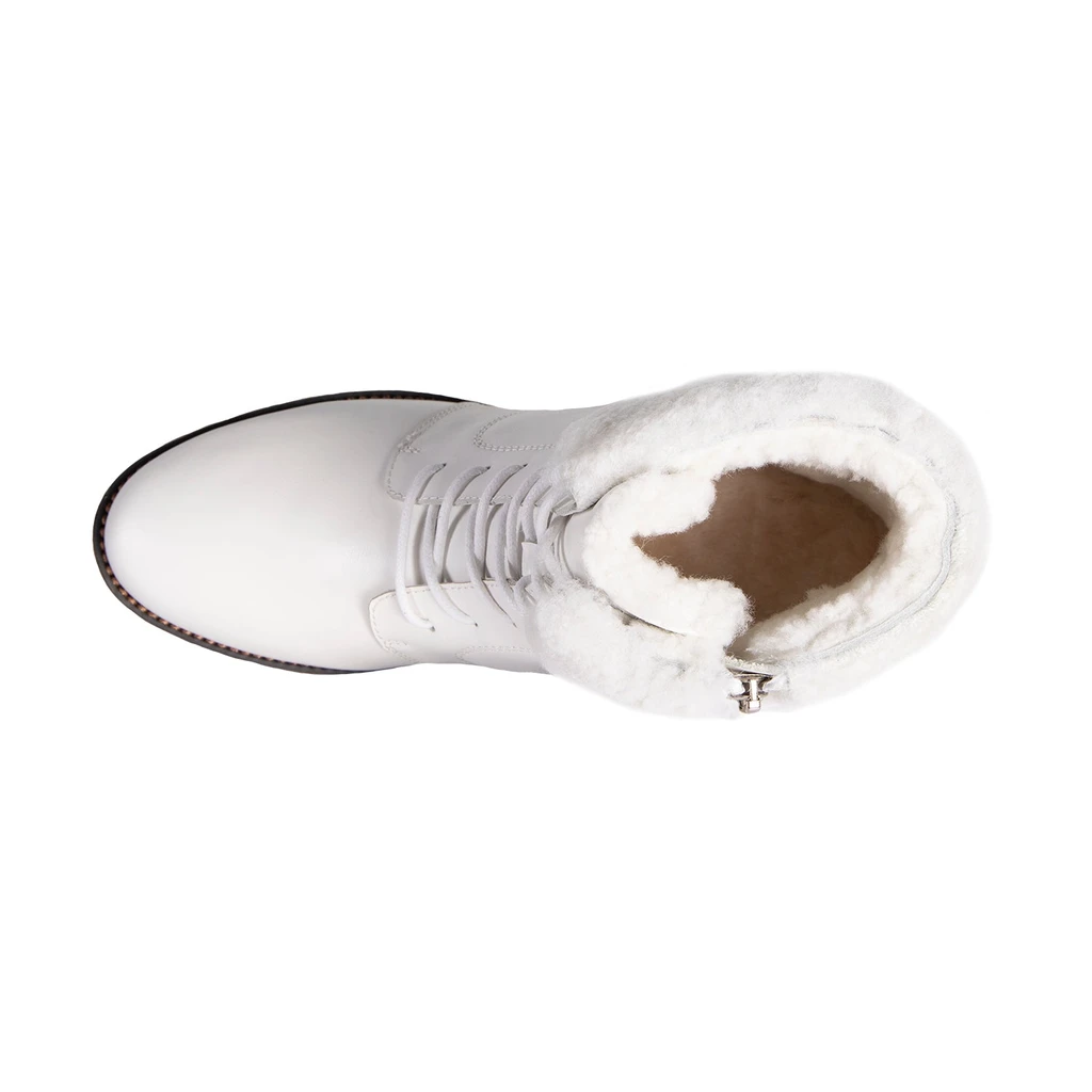 Cloud Nine Sheepskin Women's Rebecca Boot