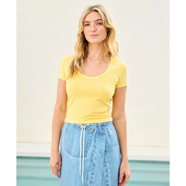 Magnlens Donna Bamboo Scoop Tee