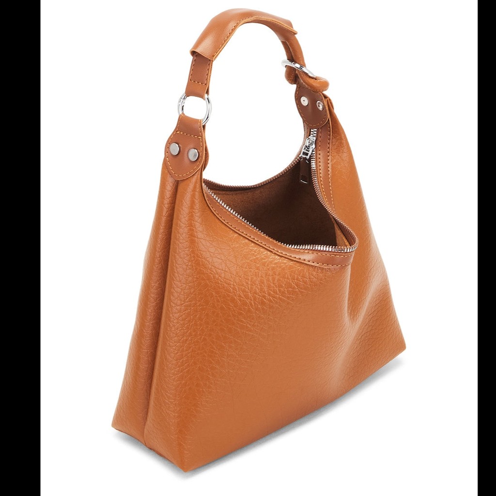 ★8 Other Reasons★ トップハンドルバッグ カラー: Brown 8 Other Reasons Top Handle Bag in Brown | REVOLVE