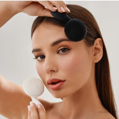 Besteria Silicone Cleansing Brush for Face