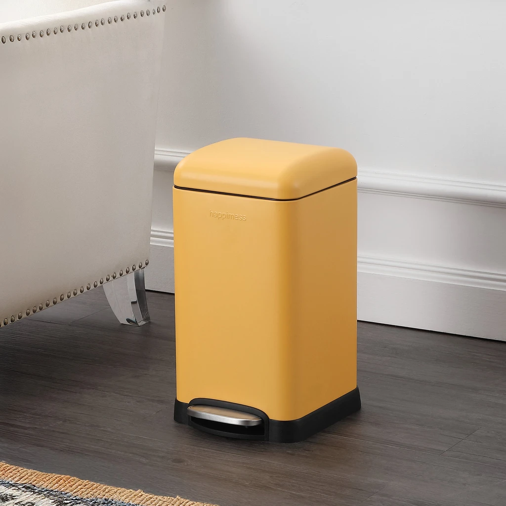 Happimess Betty Retro Mini 12 Liter/3.2 Gallon Step-Open Trash Can