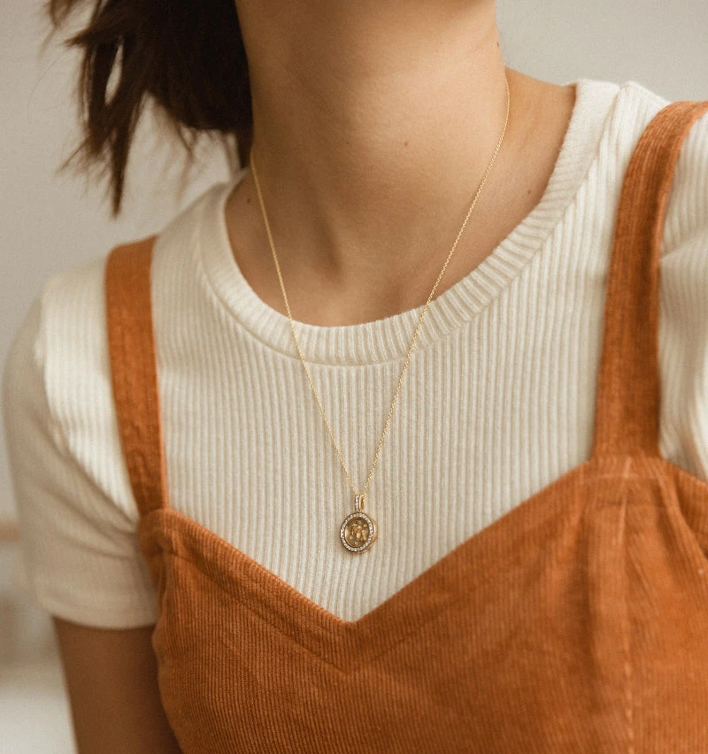 Noémie Zodiac Diamond Pendant Necklaces - 18K Gold | VS Clarity