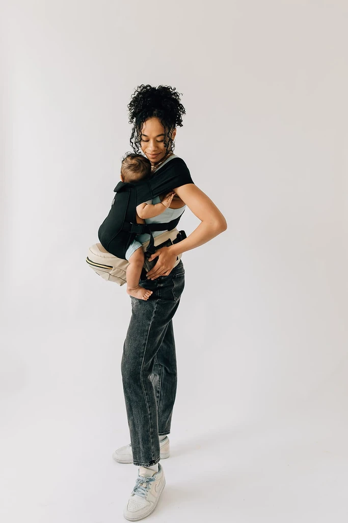 Tushbaby Hands-Free Carrier With Abstract Snug Attachment