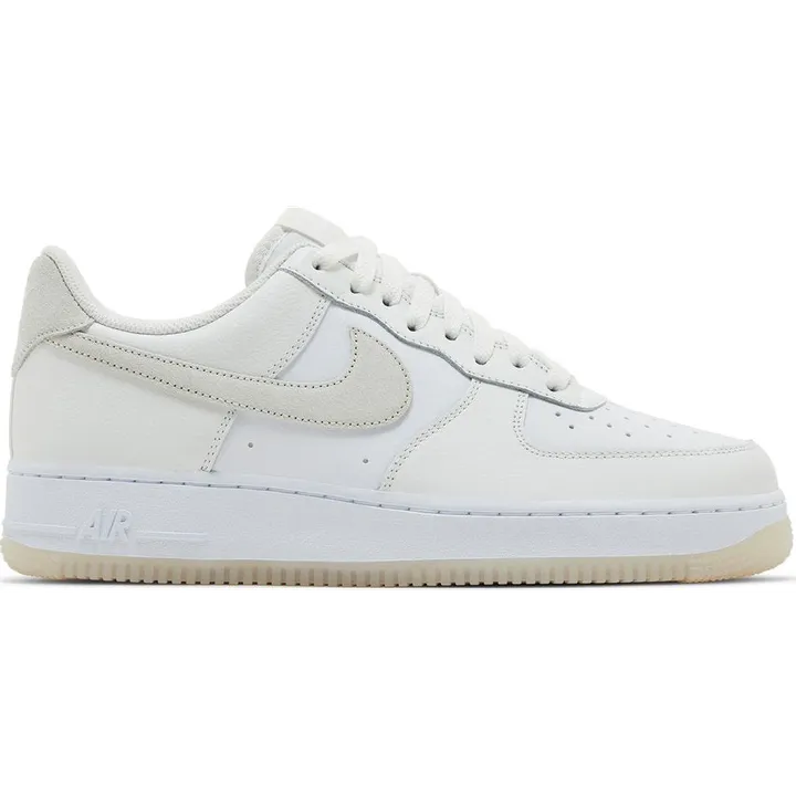 Wise Sneakers Nike Air Force 1 Low '07 LV8