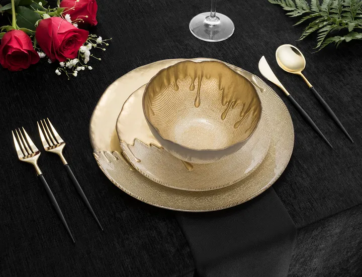 Classic Touch Dinnerware With Dipped Design
