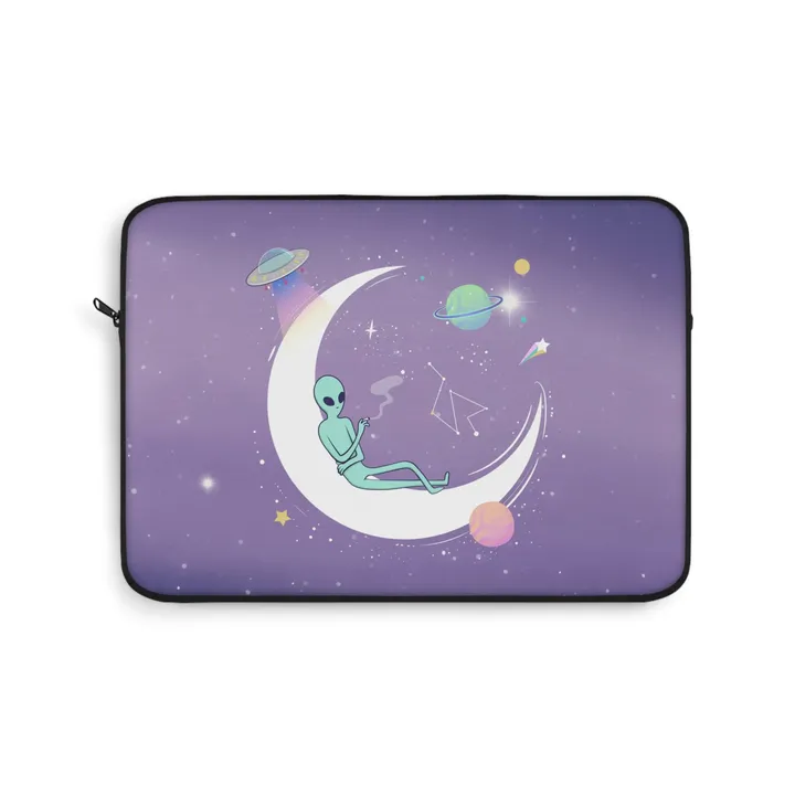 Onetify Chilling Alien Print Laptop Sleeve